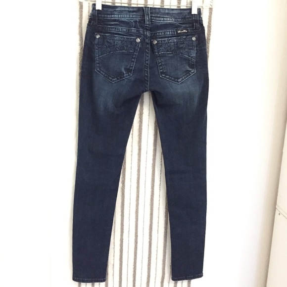 NWOT Low Rise Skinny w/ Floral Embroidered Pockets - Picture 5 of 8